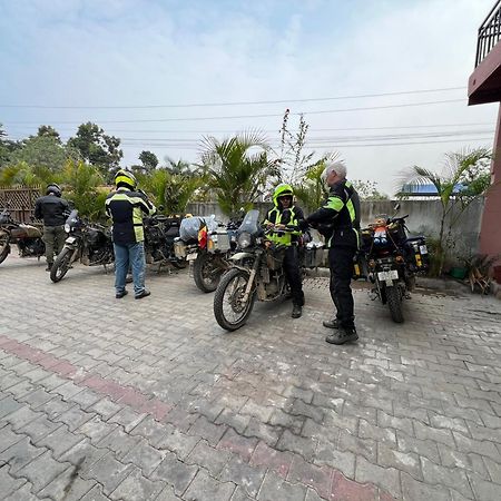 Ama Garden Sauraha Hotel Exterior foto