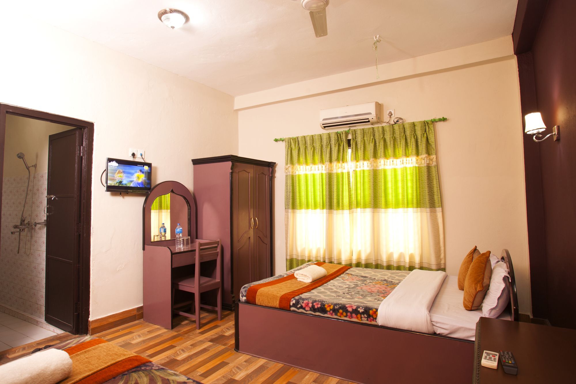 Ama Garden Sauraha Hotel Exterior foto