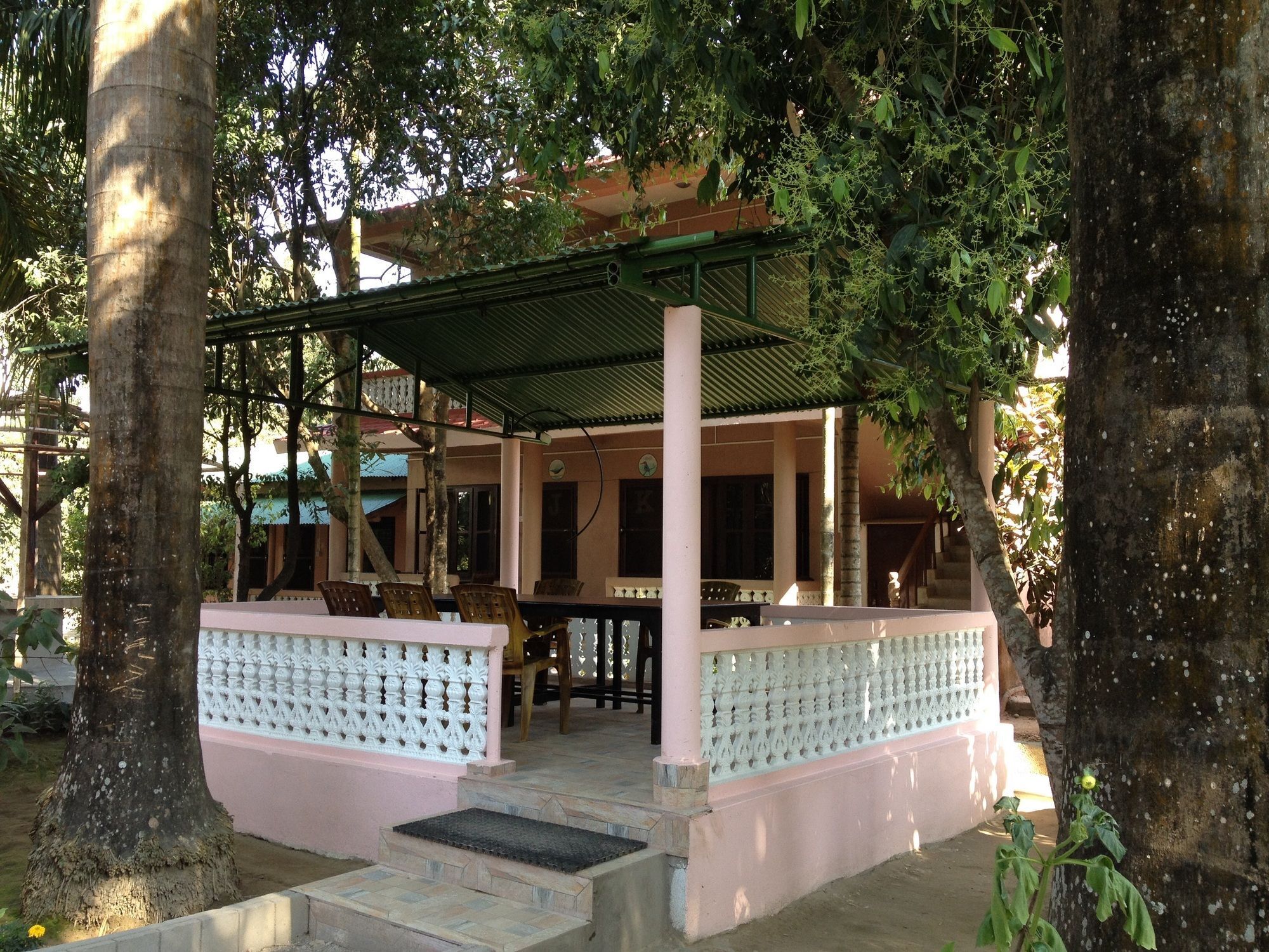Ama Garden Sauraha Hotel Exterior foto